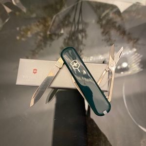 Victorinox executive 81- Dark Green- 3 in 1